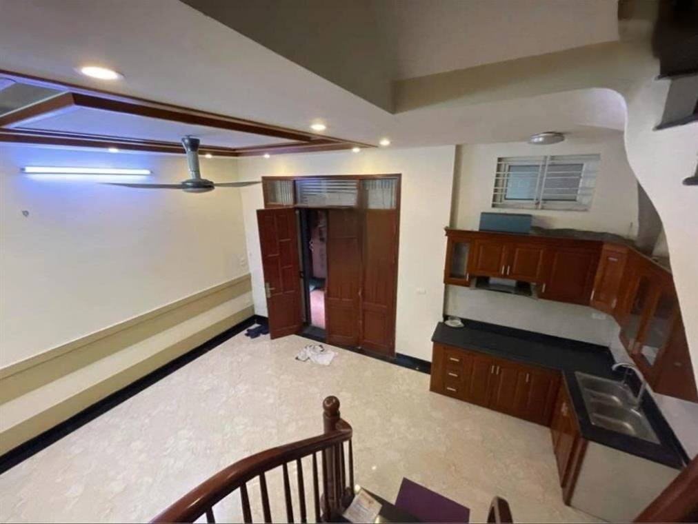 Cho thuê nhà nguyên căn 519 Trương Định, 5 tầng x 35m2, 4 ngủ, 10 Triệu - Ảnh chính